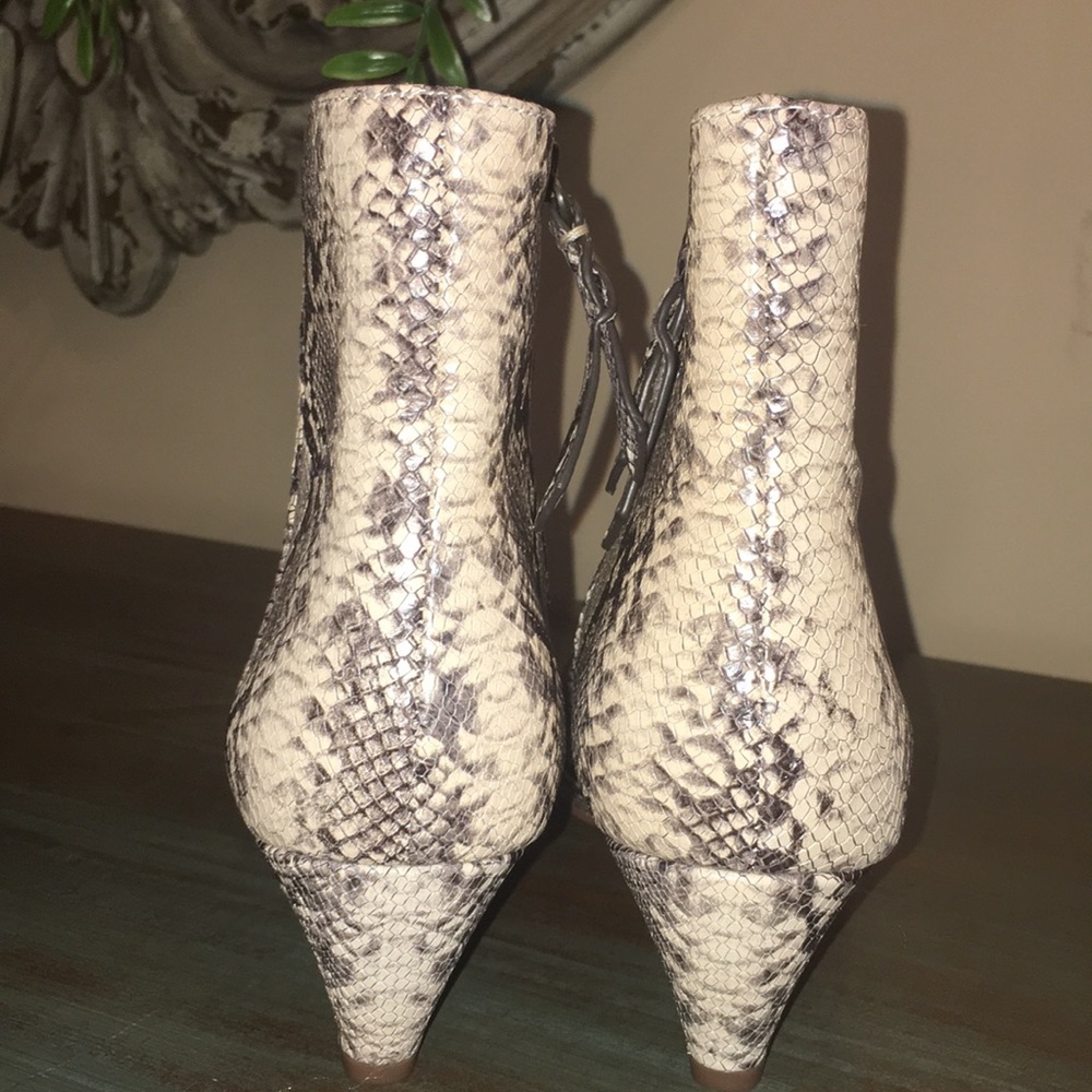 Splendid Women’s Nettie Natural Kitten Heel Bootie - Picture 10 of 16